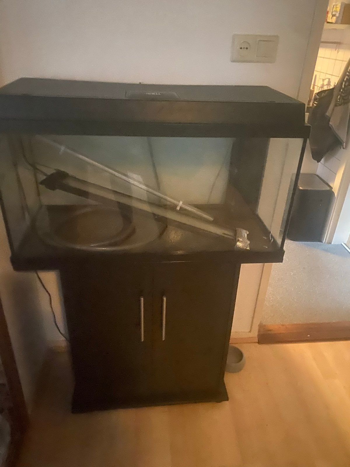 Leuk aquarium van 90 cm, Ophalen, Zo goed als nieuw, Leeg aquarium