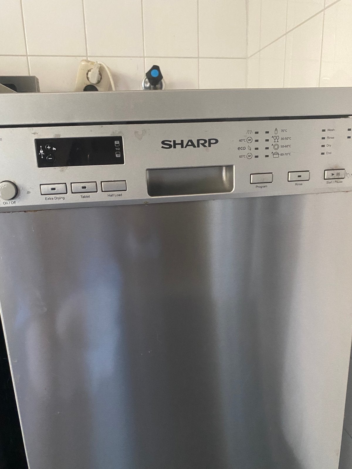 Sharp Vrijstaande Smalle Afwasmachine - Z.G.A.N., Witgoed en Apparatuur, Vaatwasmachines, Ophalen, Minder dan 85 cm, Zo goed als nieuw