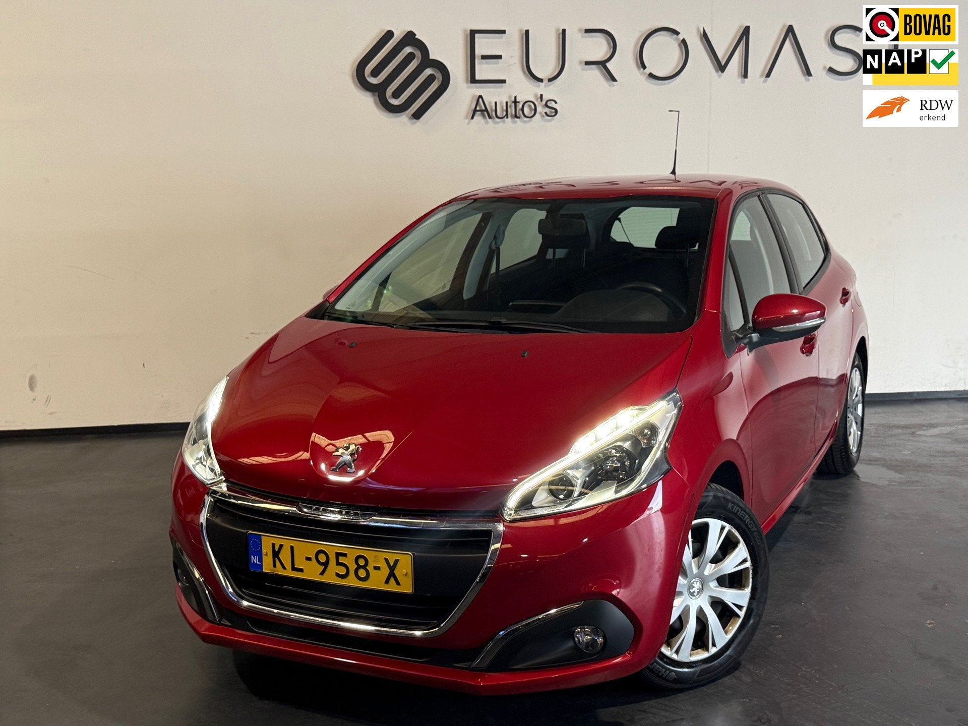 Peugeot 208 1.2 PureTech Blue Lion Navi Cruise Airco 5d Nieu, Gebruikt, 1199 cc, 82 pk, 23 km/l