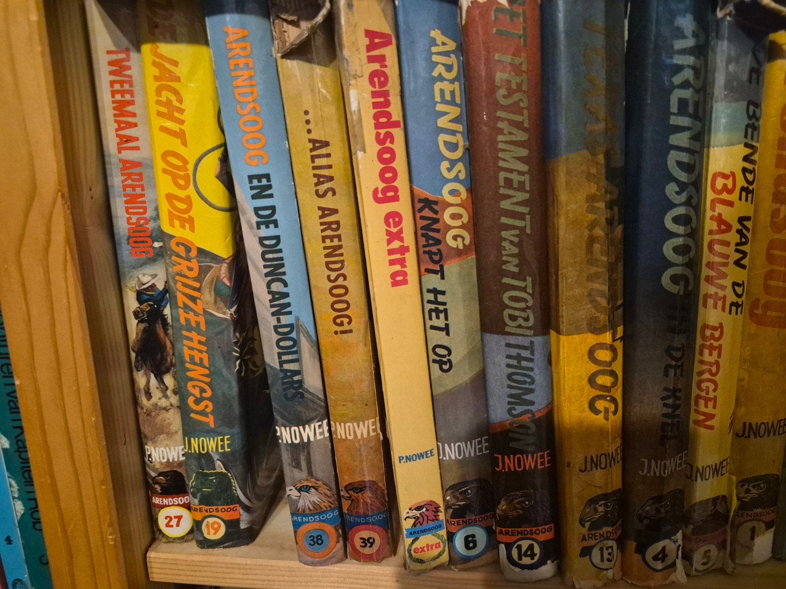 40 Arendsoog boeken - Nummers zie foto's, Ophalen, Gelezen