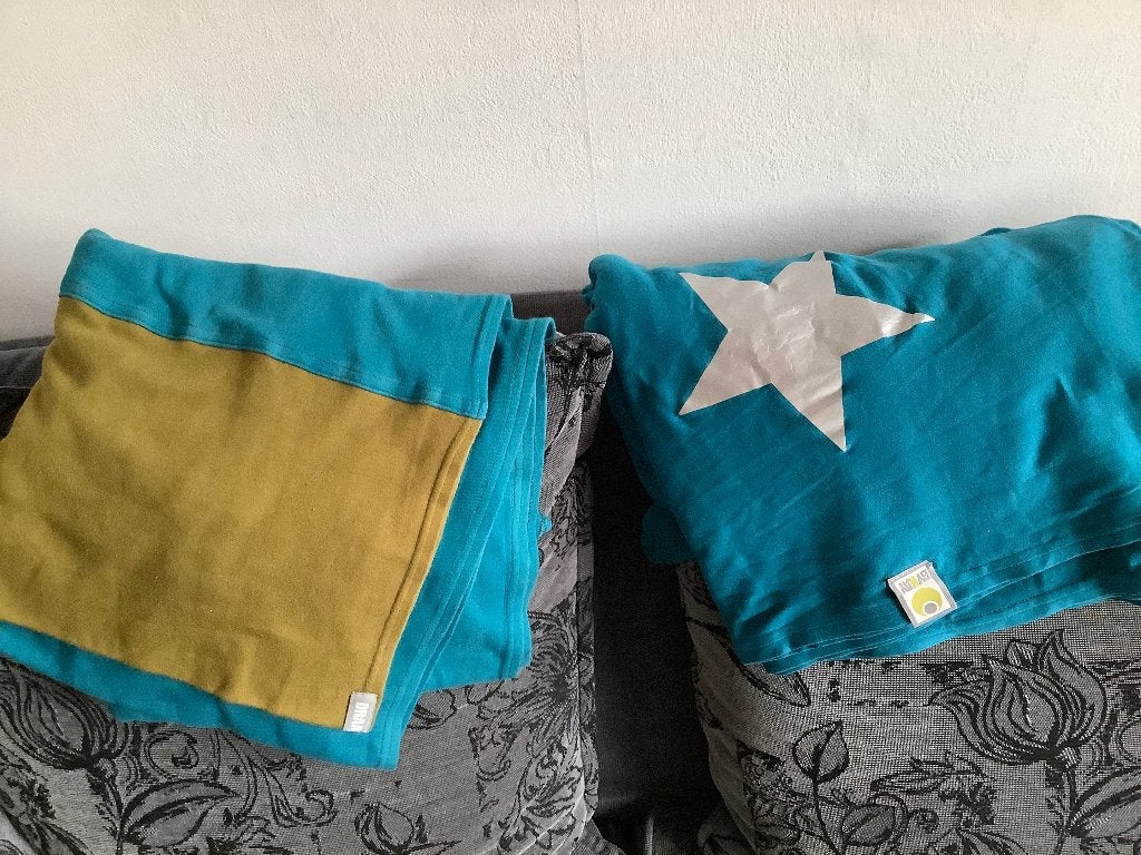 Draagdoek 2 draagdoeken € 10,00 per stuk., Ophalen of Verzenden, Gebruikt, Draagdoek, Overige merken