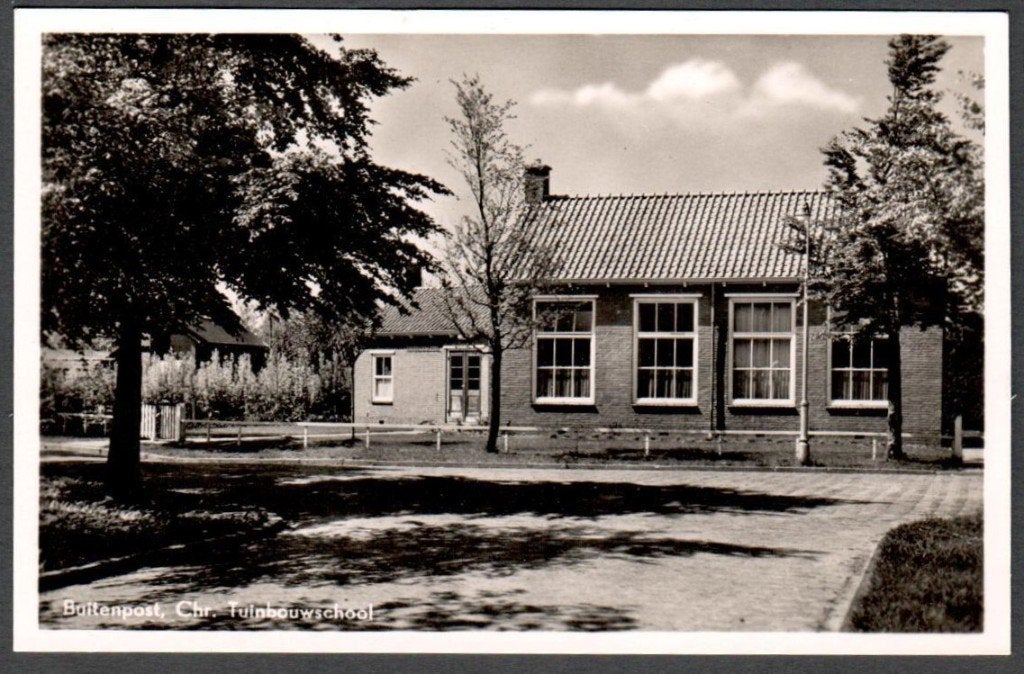 Oude Ansicht - Buitenpost Chr. Tuinbouwschool - Frl., Ophalen of Verzenden, 1940 tot 1960, Ongelopen, Friesland