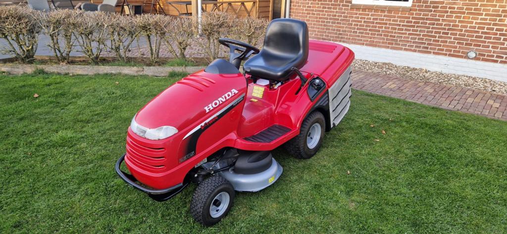 Nette Honda HF2315 Hydrostatic., Tuin en Terras, Zitmaaiers, Ophalen of Verzenden