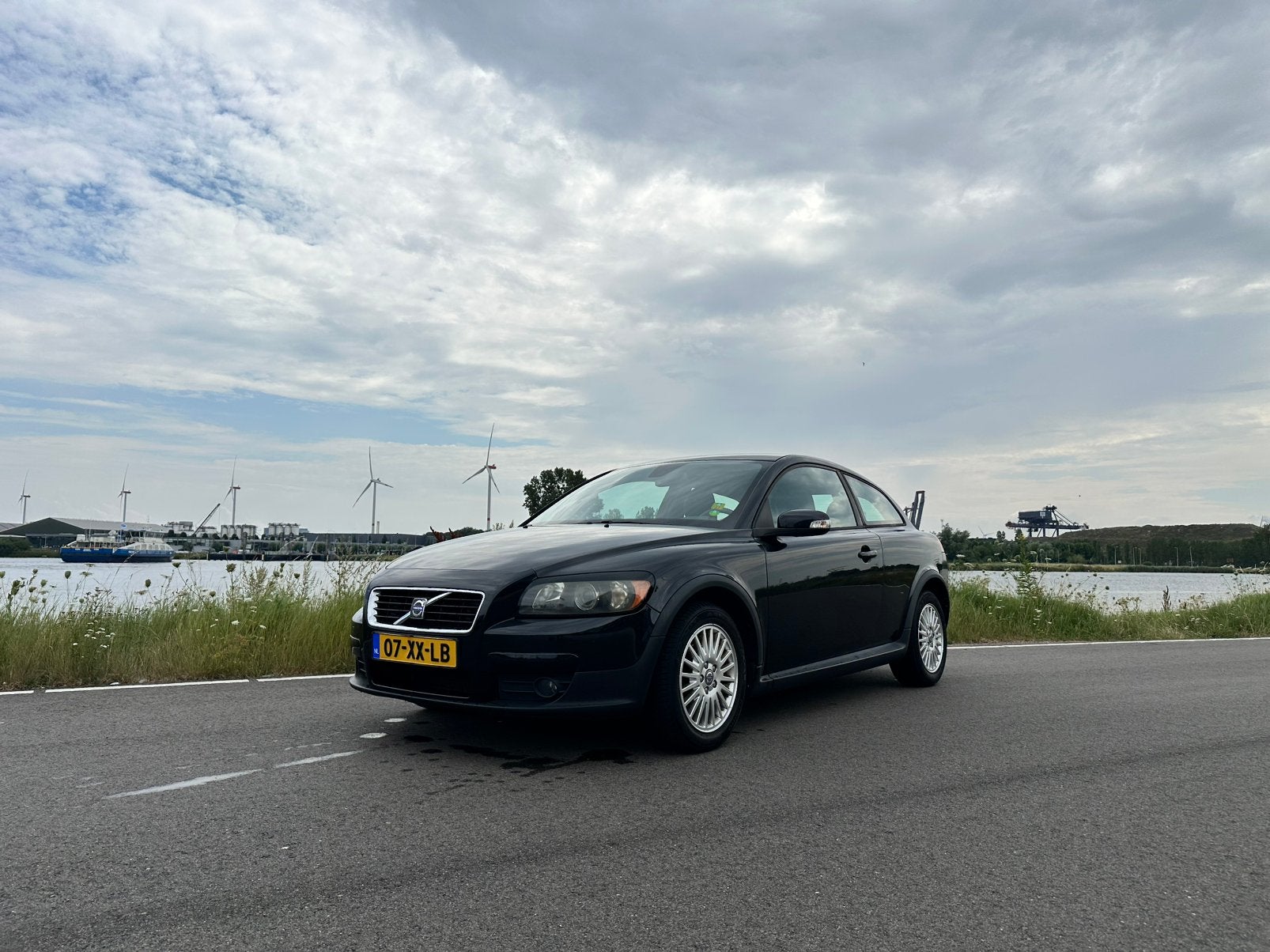 Volvo C30 2.0 F 2007 Zwart, Voorwielaandrijving, 4 cilinders, 4 stoelen, Leder en Stof