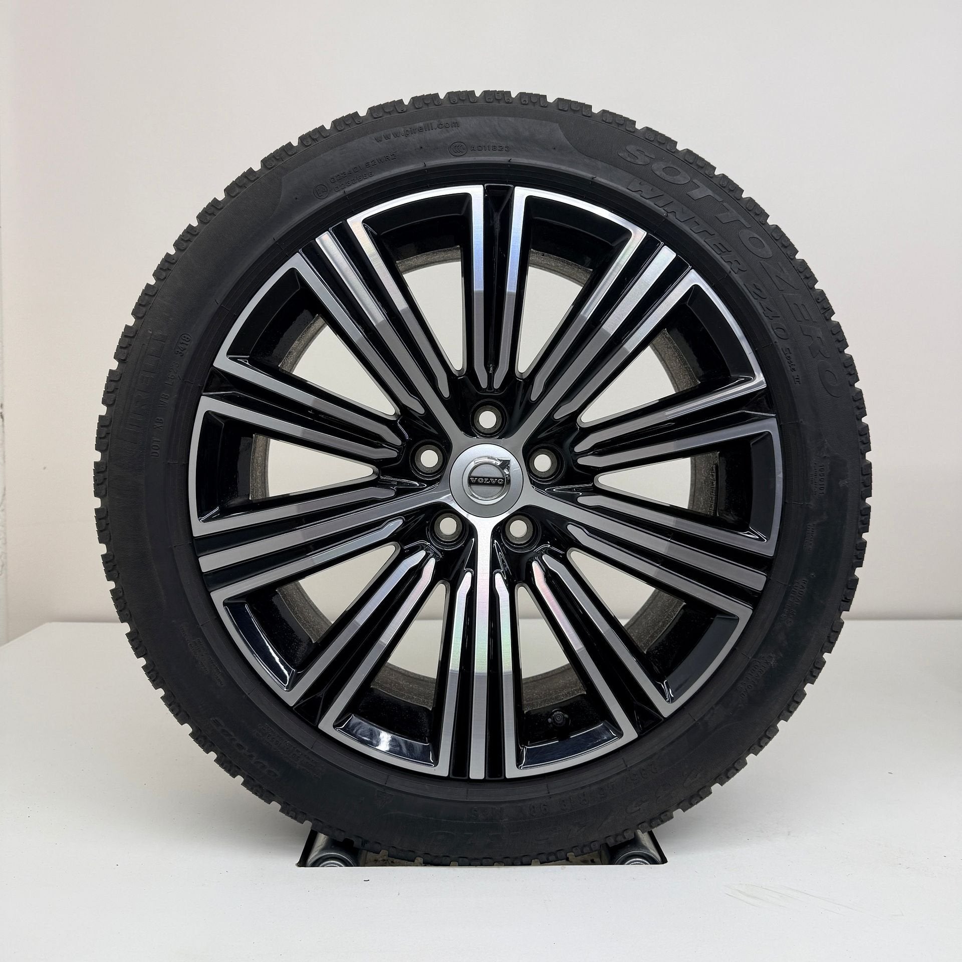 Volvo S60 / V60 - 18 inch - winterbanden, 18 inch, Gebruikt, Banden en Velgen, 235 mm
