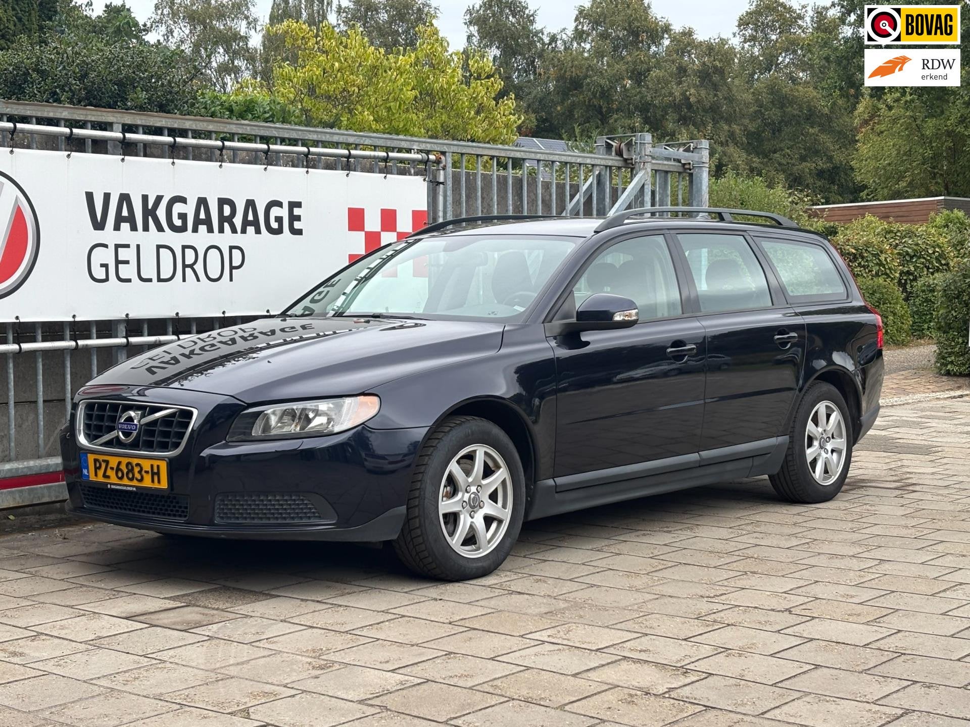 Volvo V70 Youngtimer 231PK Nieuwe APK Grote beurt, Zwart, Blauw, 2521 cc, Automatische klimaatregeling