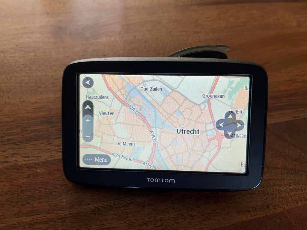 TomTom GO Basic 5 inch Navigatiesysteem, Ophalen of Verzenden, Zo goed als nieuw