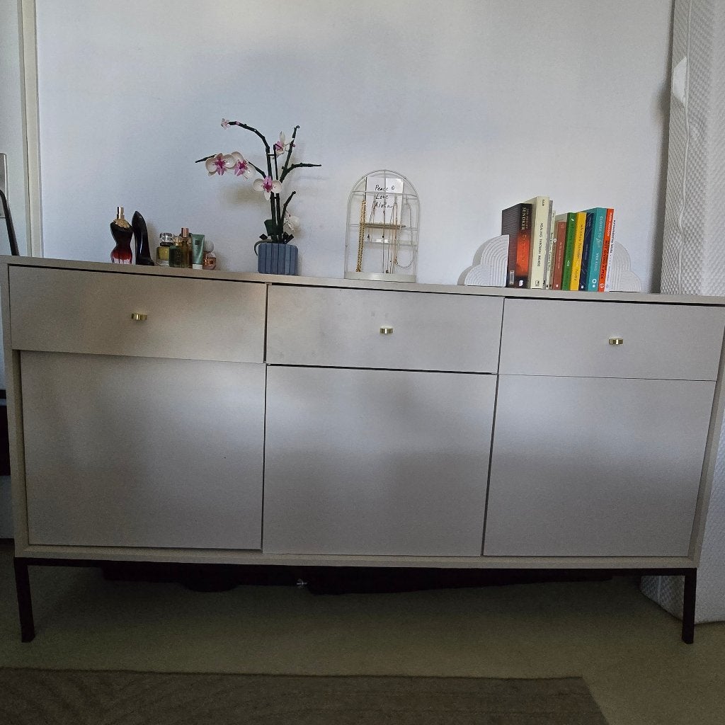 Dressoir Moreno beige meubella, Huis en Inrichting, Kasten | Dressoirs, Ophalen, Gebruikt, 150 tot 200 cm, 25 tot 50 cm