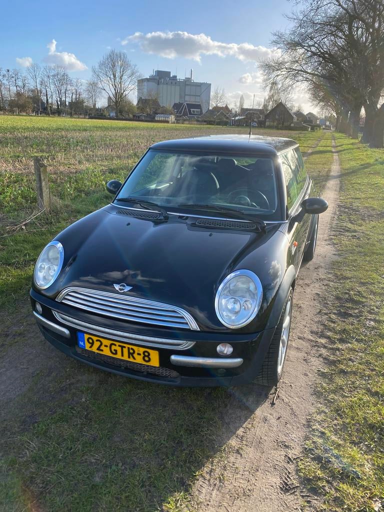 Mini 1.6 16V Cooper 2003 Zwart, Auto's, Mini, Voorwielaandrijving, 15 km/l, 4 cilinders, 4 stoelen