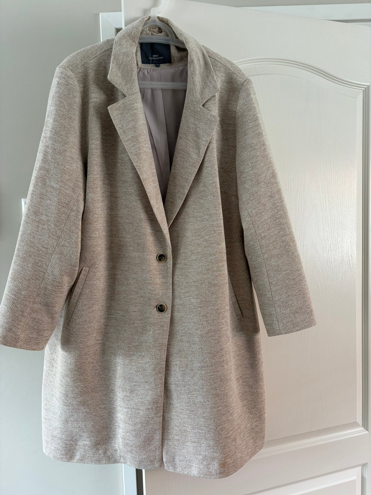 Only Carmakoma jas maat L 50/52(nieuw!), Ophalen of Verzenden, Nieuw, Maat 46/48 (XL) of groter, Beige