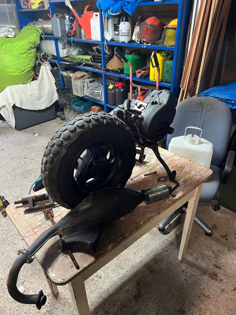 Piaggio Typhoon 70cc met Malossi cilinder, Fietsen en Brommers, Brommeronderdelen | Scooters, Ophalen, Gebruikt, Blok, Piaggio