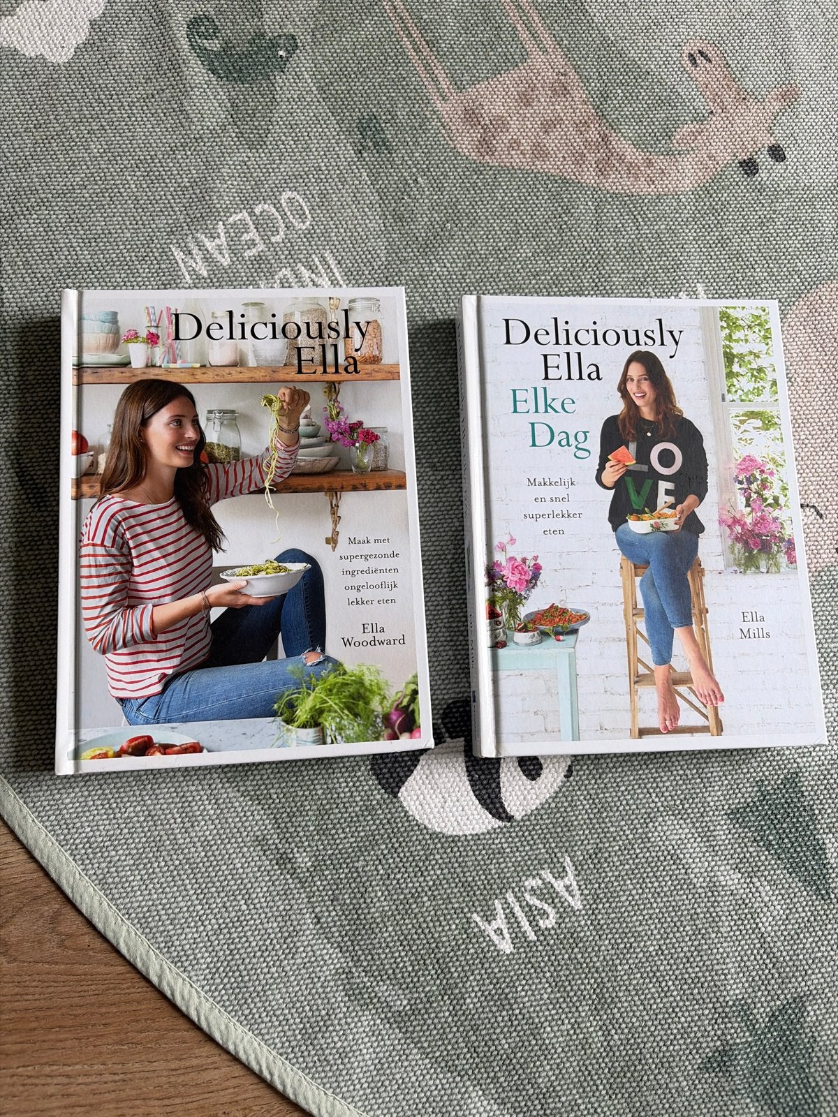 Deliciously Ella Kookboeken - 2 stuks, Voorgerechten en Soepen, Ophalen of Verzenden, Zo goed als nieuw, Gezond koken