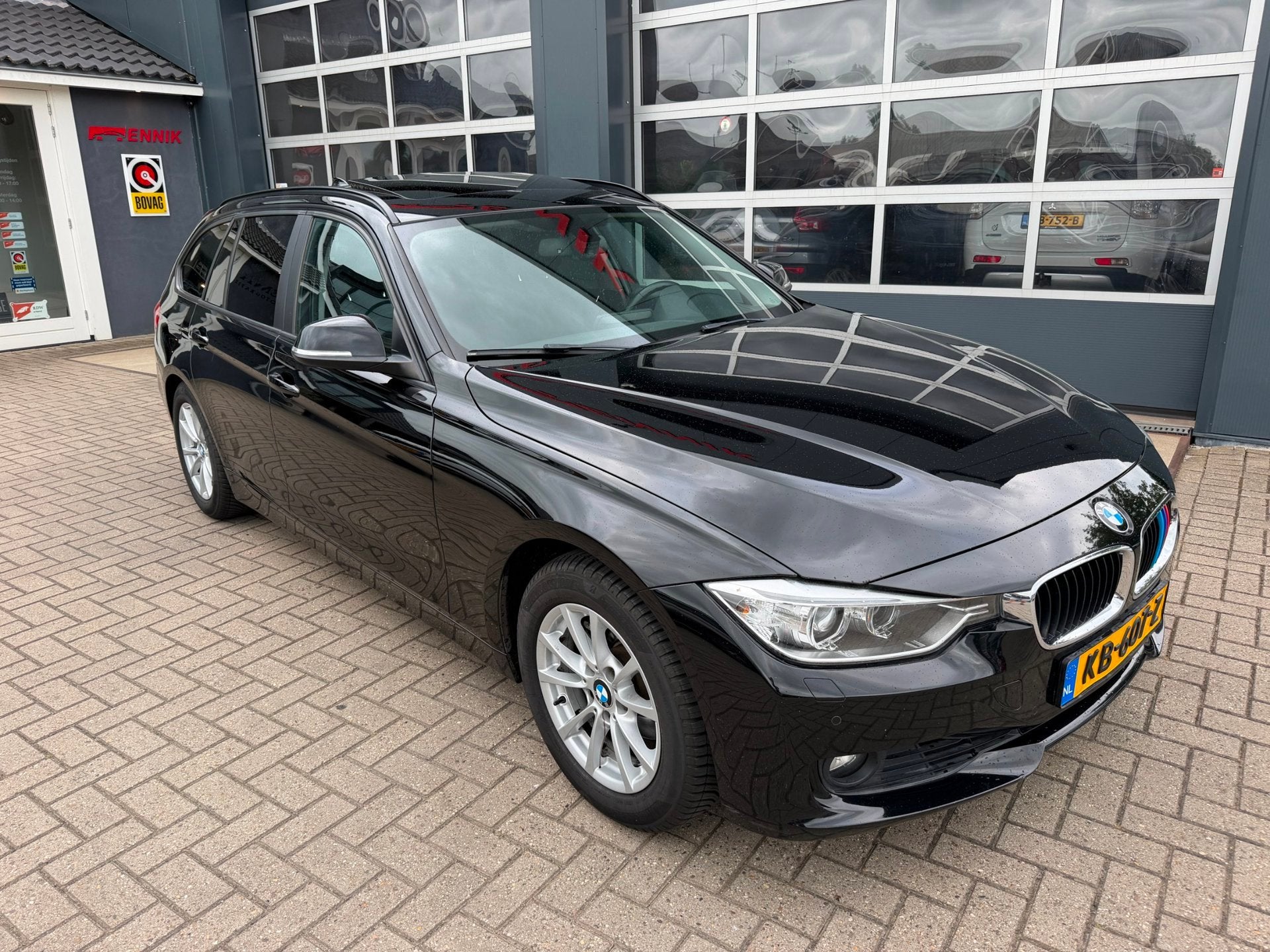BMW 3-serie Touring 320i High Executive Sport / Pano / Keyle, Auto's, Automaat, Gebruikt, 4 cilinders, 184 pk