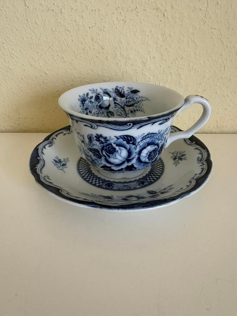 Vintage Kop en schotel Blue Rose Japan, Antiek en Kunst, Antiek | Servies los, Ophalen of Verzenden