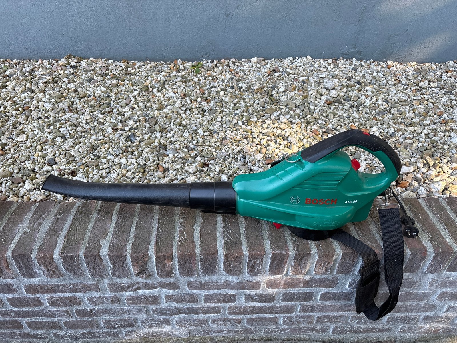 Bosch ALS 25 Bladblazer/bladzuiger - Krachtig en Compleet, Ophalen, Gebruikt, Handgedragen, Met opvangzak