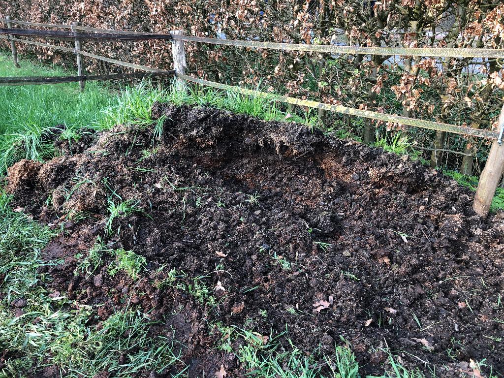 paardenmest stalmest moestuin tuin gratis af te halen, Tuin en Terras, Aarde en Mest, Mest, Ophalen