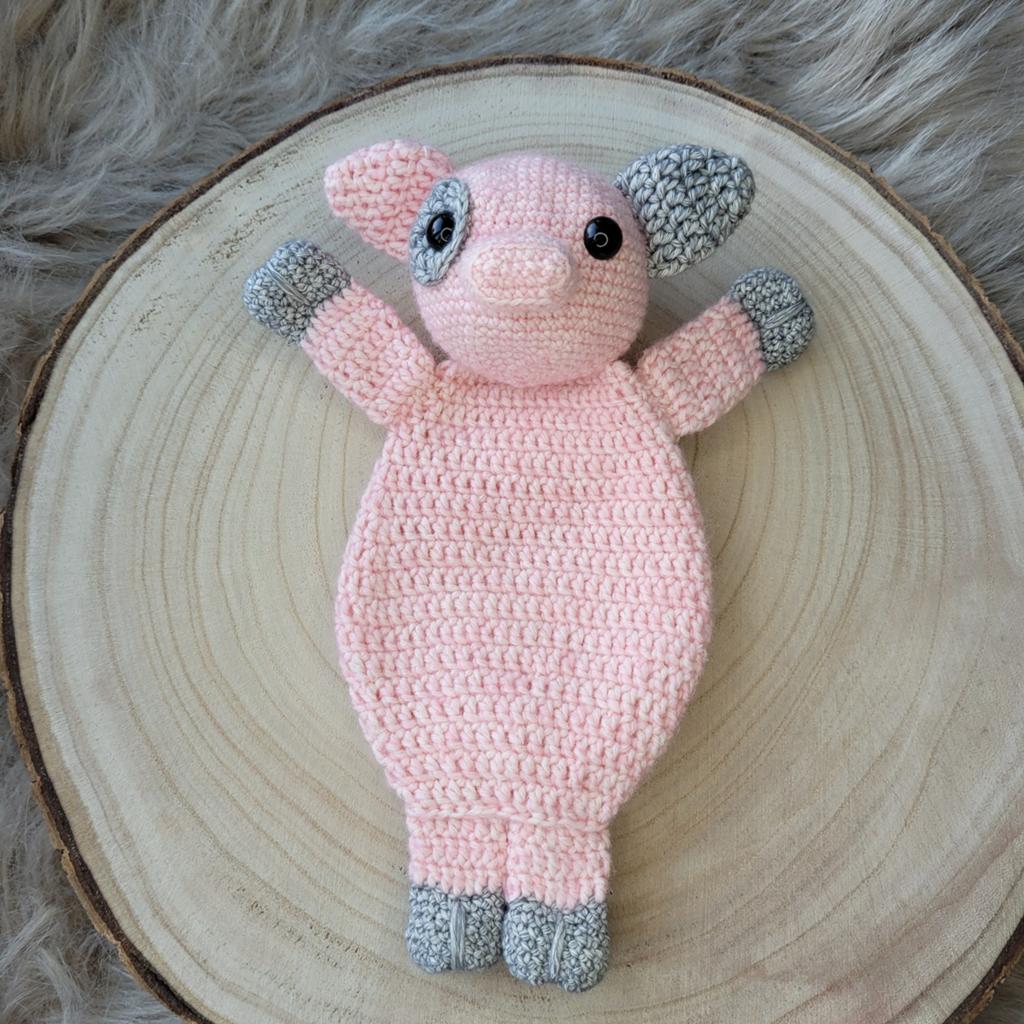 Gehaakte varken lappenpop knuffel, Nieuw, Ophalen of Verzenden, Middelgroot (20 tot 80 cm), Roze