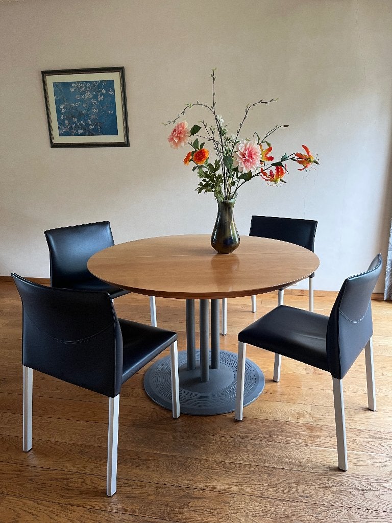 Ronde eettafel met 4 stoelen - Merk Leolux!, Ophalen, Gebruikt, Modern, functioneel, 4 tot 6 stoelen