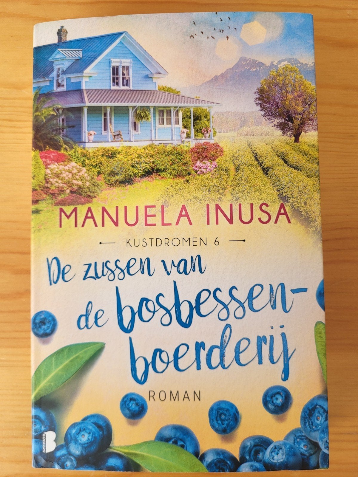 Manuela Inusa De zussen van de bosbessenboerderij, Boeken, Chicklit, Ophalen of Verzenden