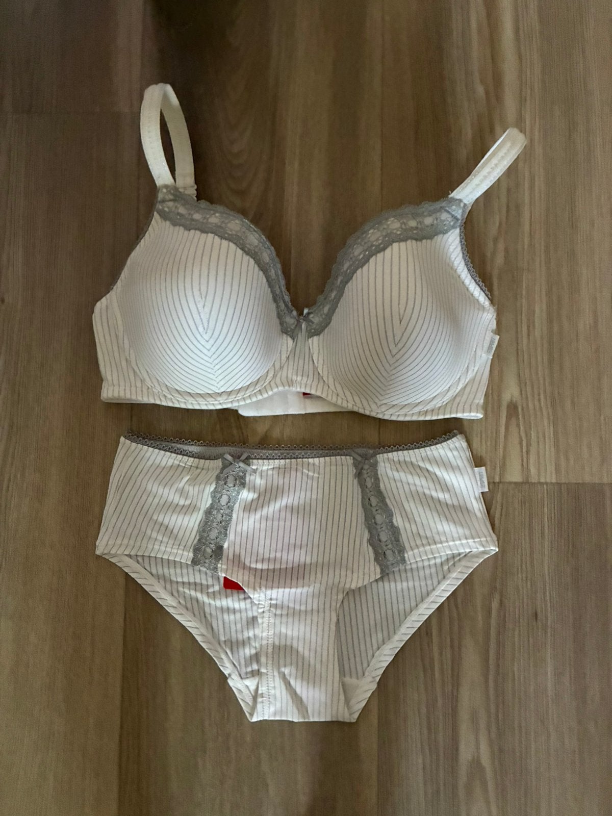 Esprit Lingerie Set: BH (75D) & Slip (M) - Wit gestreept, Esprit, Ophalen of Verzenden, Wit, Setje