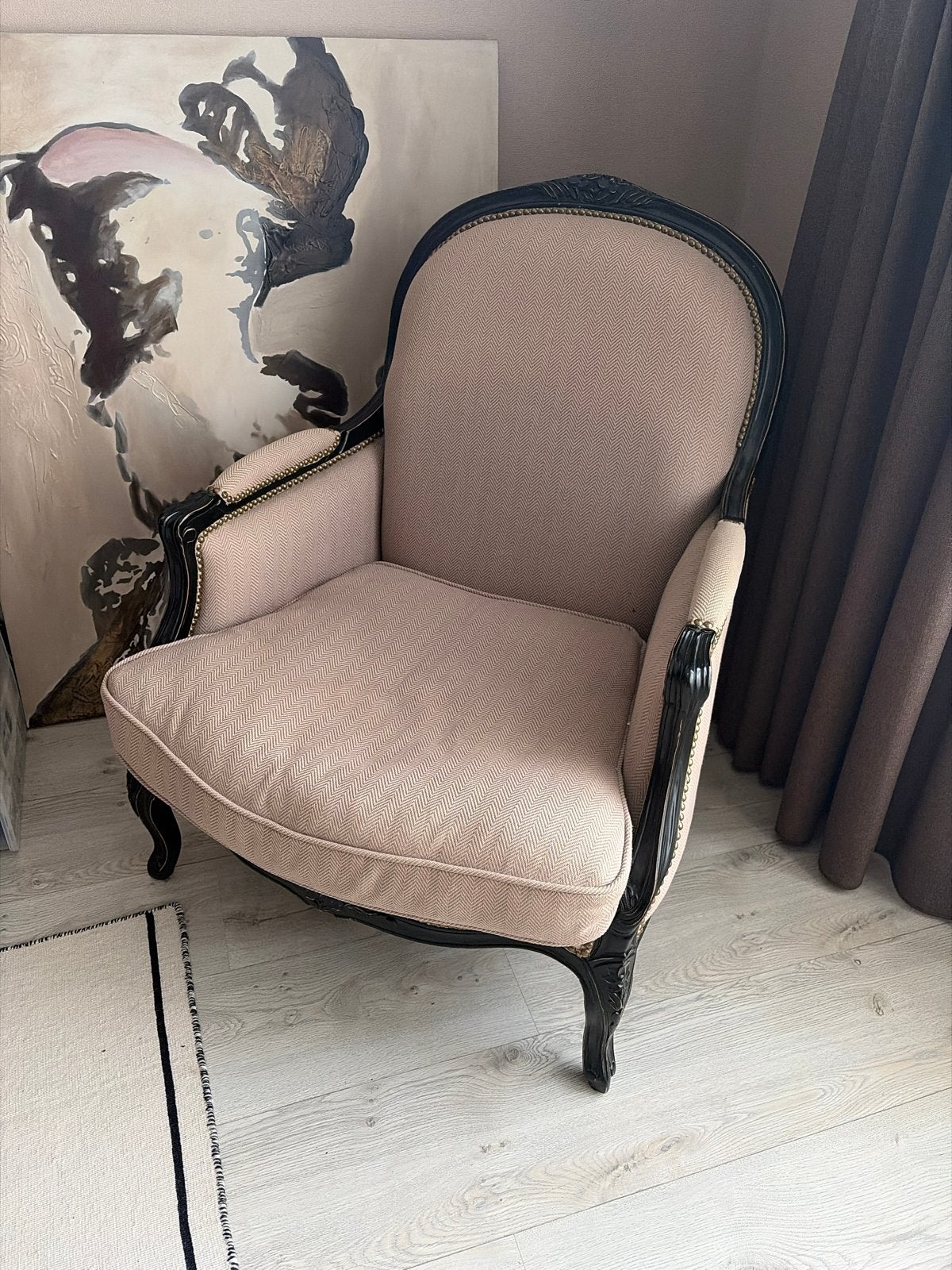 Elegante fauteuil in klassieke stijl, Ophalen