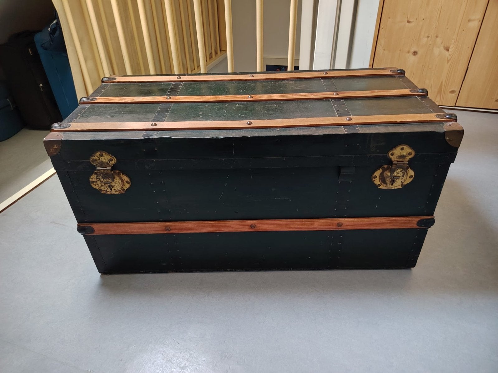 Vintage Koffer/Reiskist - Groen met Houten Details, Antiek en Kunst, Ophalen