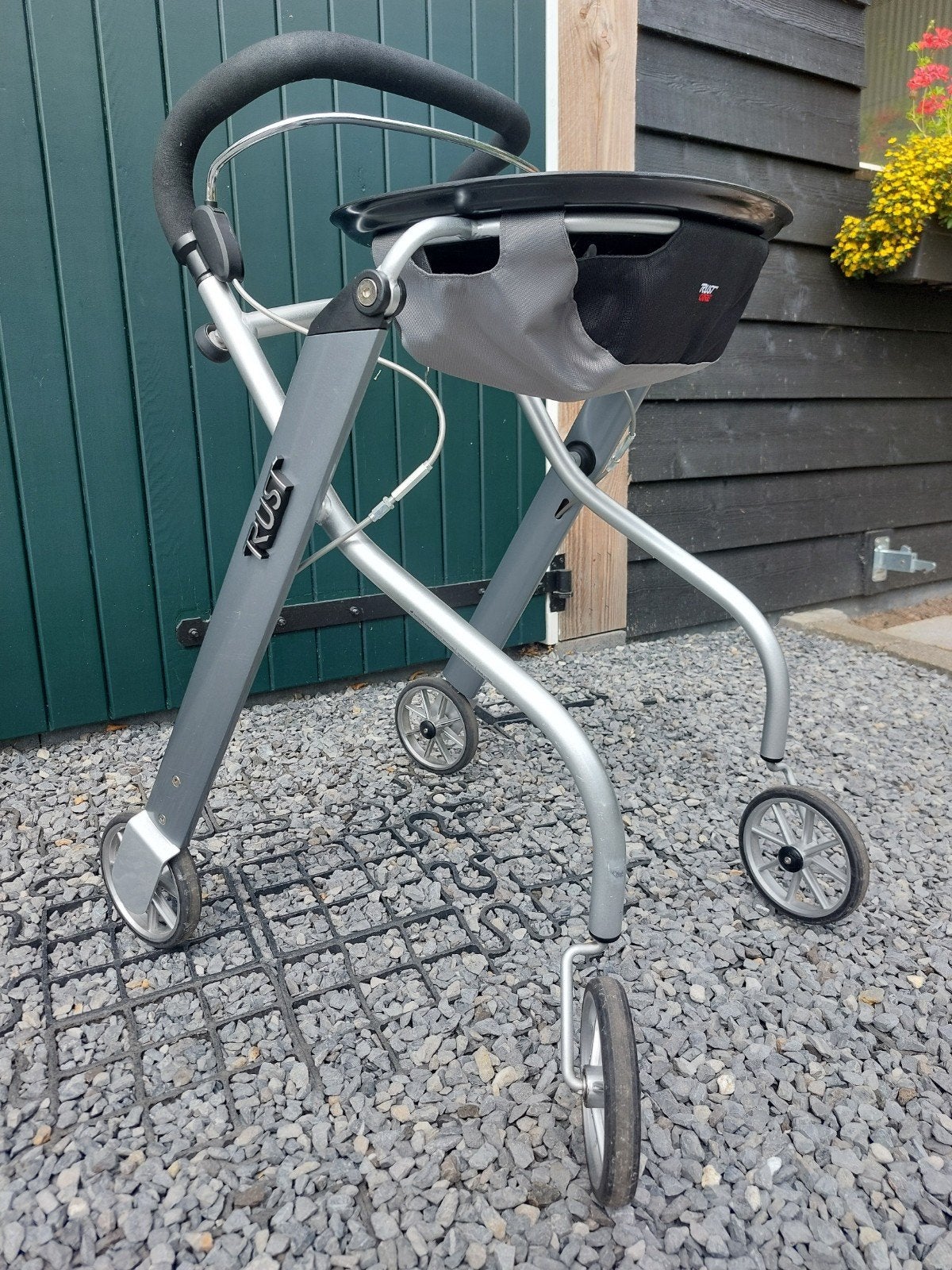 Rollator (indoor), Diversen, Verpleegmiddelen, Ophalen, Nieuw