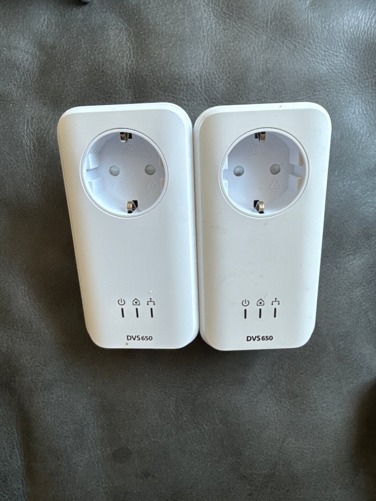 KPN - Devolo DVS650 Powerline Adapters (2 stuks), Computers en Software, Netwerk switches, Zo goed als nieuw, Ophalen
