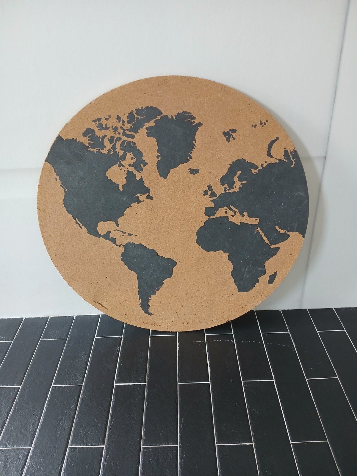 Prikbord wereldbol 60 centimeter hoog, Ophalen, Gebruikt, 60 cm, Wandbord of Wandpaneel