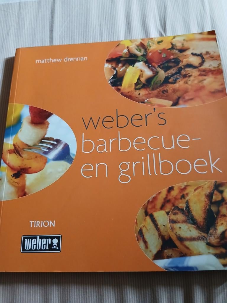 M. Drennan - Weber's barbecue en grillboek, Ophalen of Verzenden, Zo goed als nieuw, M. Drennan