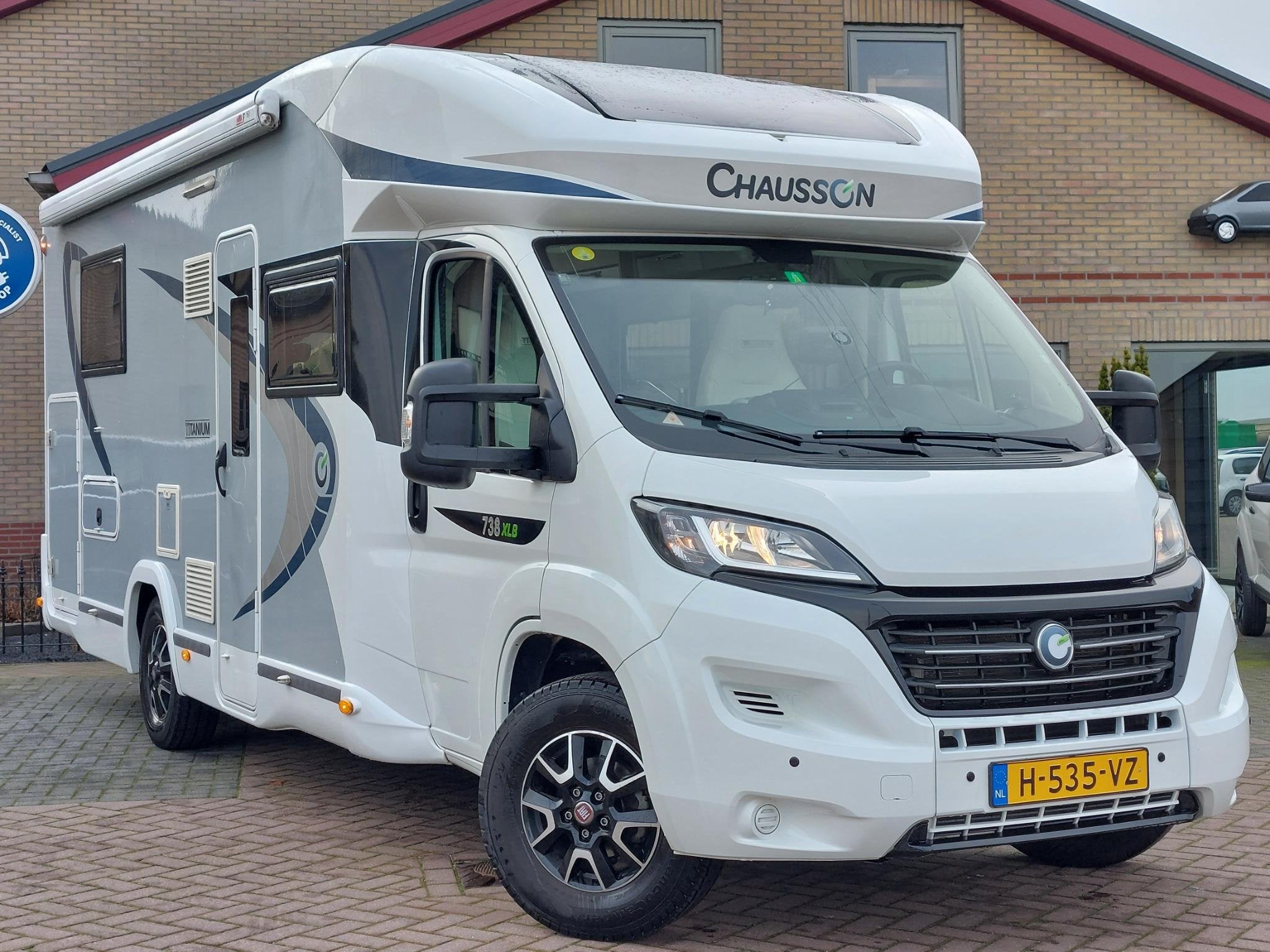 Chausson 738 XLB | 2x Airco | Queensbed | 4-persoons, Integraal, Tot en met 2, Elektrische ramen, Rondzit