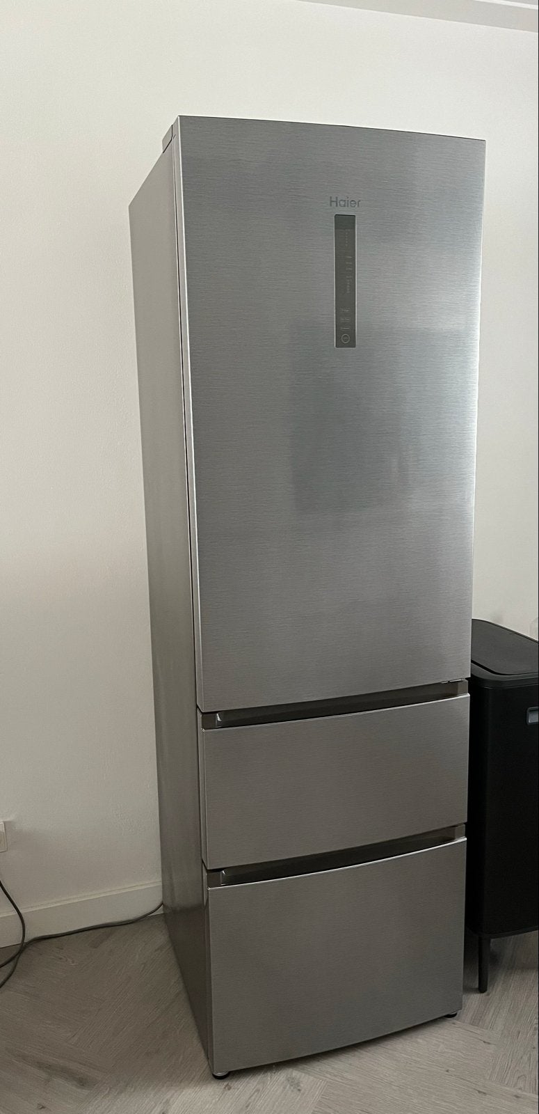 Haier Koel- en Vrieskast met No Frost en Deuralarm, Ophalen, 200 liter of meer, 60 cm of meer, Met aparte vriezer