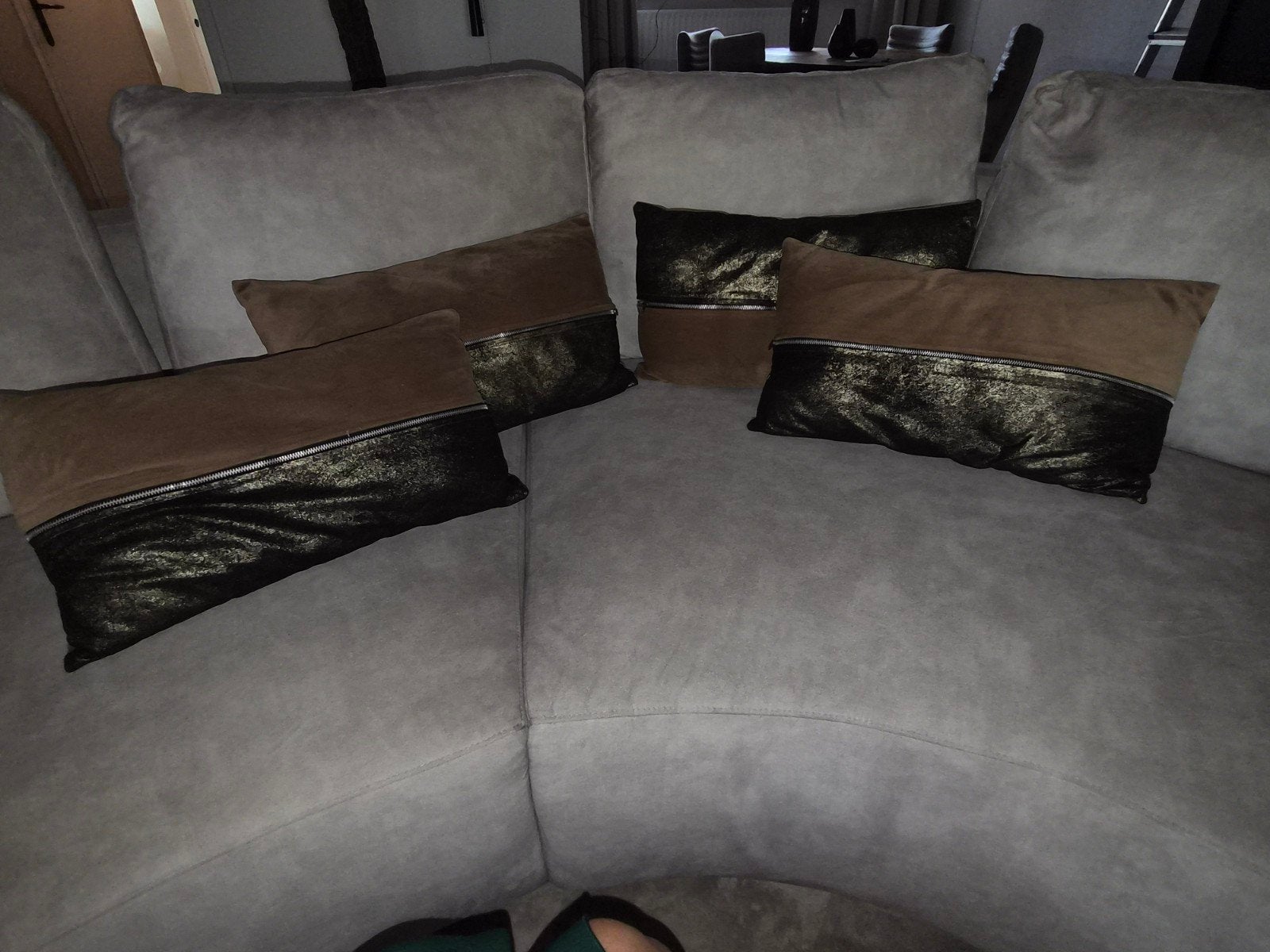 Set van 8 sierkussens, bruin met goud/zwart detail, Huis en Inrichting, Woonaccessoires | Kussens, Overige merken, Bruin, Zo goed als nieuw