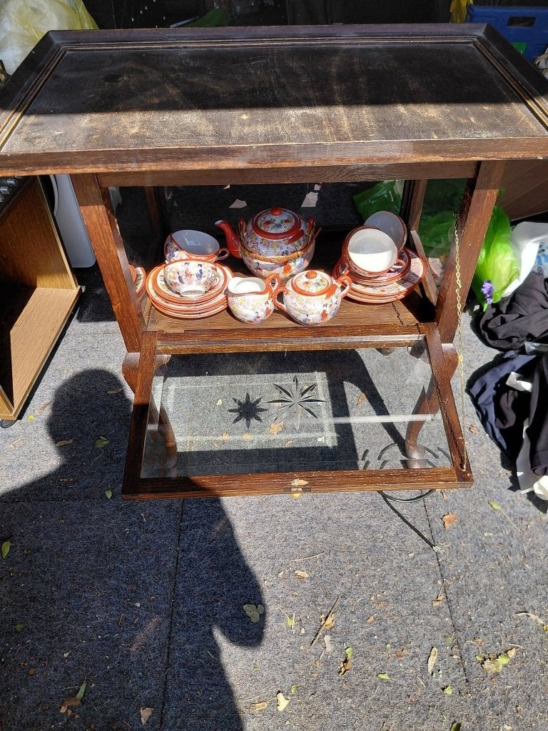antiek thee kastje incl servies, Ophalen
