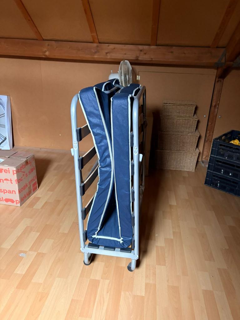 Opklapbaar logeerbed 190x80cm, Huis en Inrichting, Ophalen, Gebruikt, Eenpersoons, Blauw