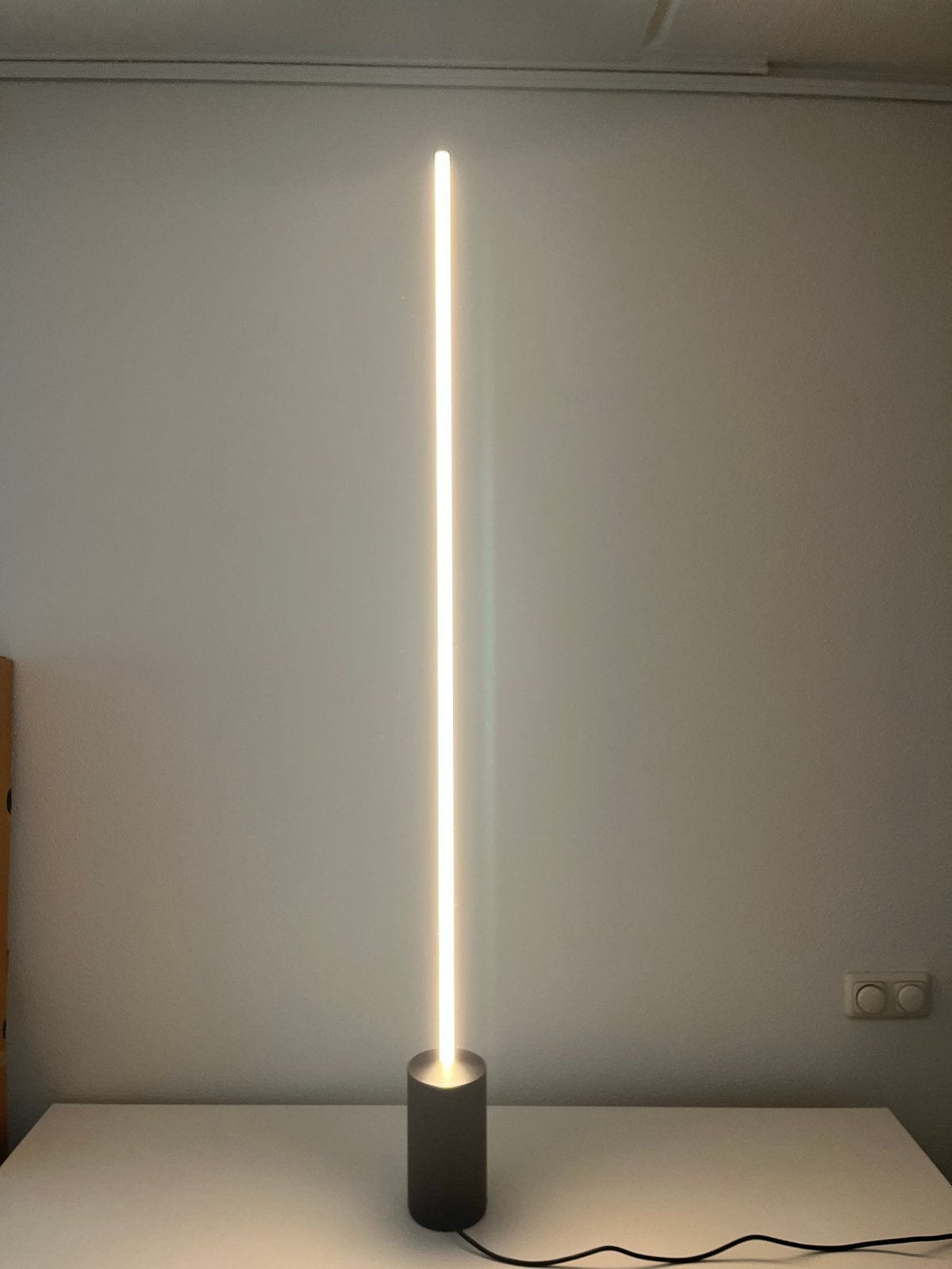 Philips Gradient Signe Vloerlamp Zwart - Smart LED, Ophalen, Overige fittingen, Zo goed als nieuw, Metaal