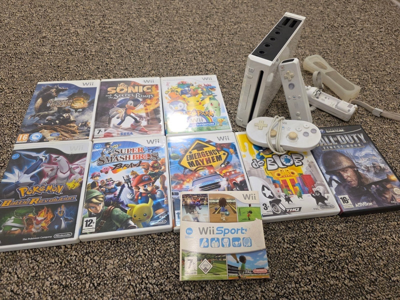 Wii Console met 2 controllers en 9 spellen, Spelcomputers en Games, Ophalen of Verzenden, Gebruikt, Met 2 controllers, Met games