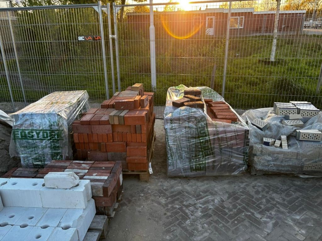 Overgebleven Partij gevelsteen, Ophalen of Verzenden, Bakstenen