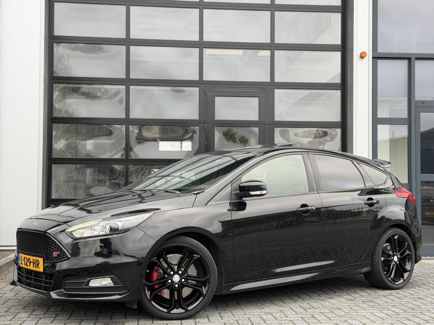 Ford Focus 2.0 ST-3 250PK+ / Pano / Camera / Recaro / LEDER, 15 km/l, Gebruikt, Euro 6, 4 cilinders