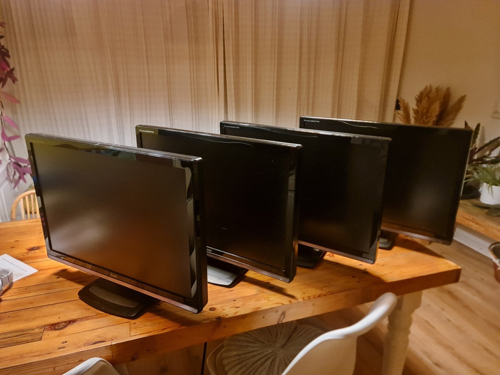 4x Iiyama ProLite E2607WS 26 inch monitor - Thuiswerk, Ophalen, DVI, Gebruikt, Iiyama