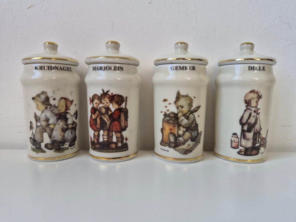 Set van 4 porseleinen kruidenpotten, gemerkt M.J. Hummel., Ophalen