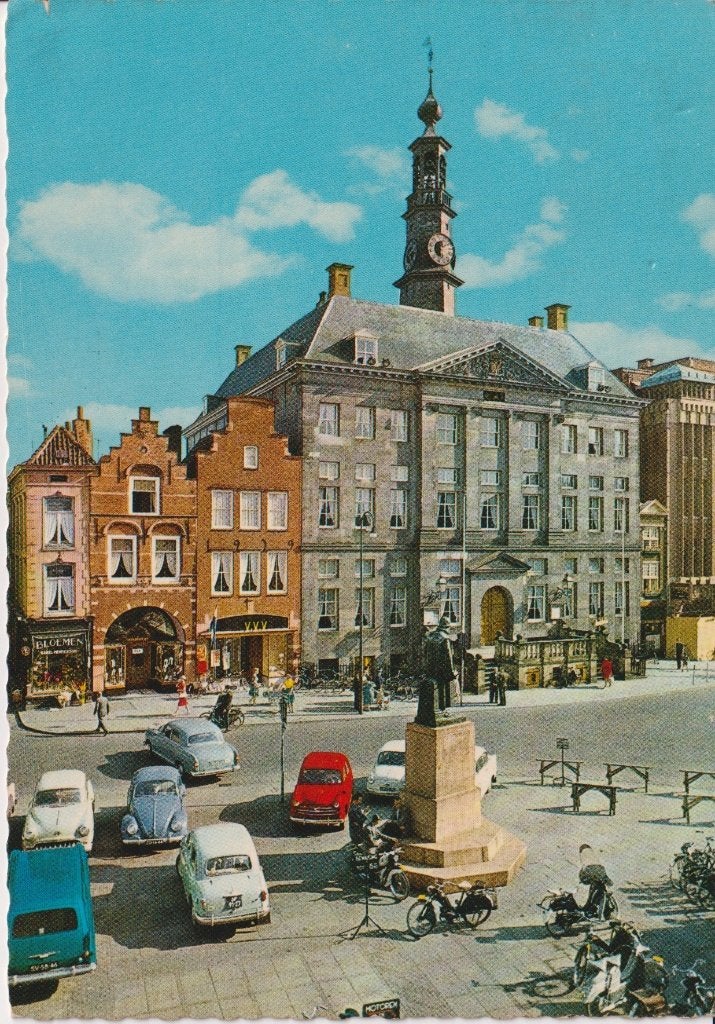 Den Bosch , Stadhuis auto's, Fiat 1100, Opel Olympia Rekord, Ophalen of Verzenden, 1940 tot 1960, Gelopen, Noord-Brabant