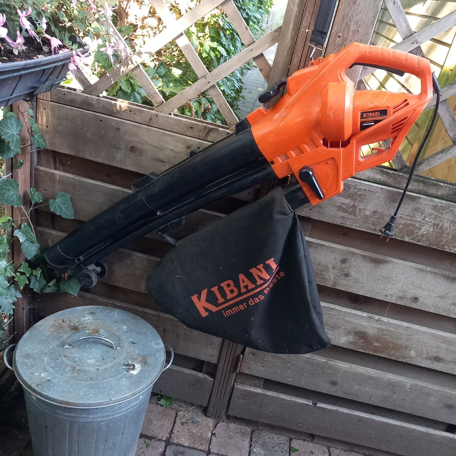 Bladblazer en zuiger,compleet met opvangzak., Ophalen, Gebruikt, Elektrisch, Met opvangzak
