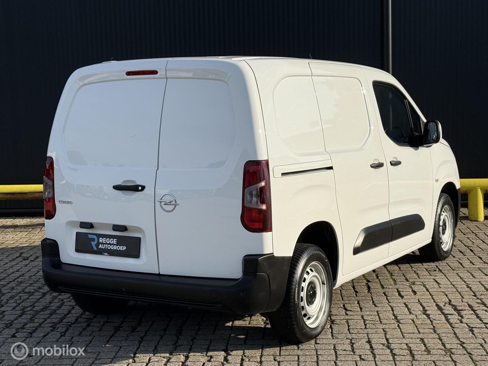 Opel Combo 1.2 Turbo L1H1 Edition AIRCO | PDC | TOPSTAAT, Auto's, 1300 kg, Gebruikt, 1199 cc, Wit