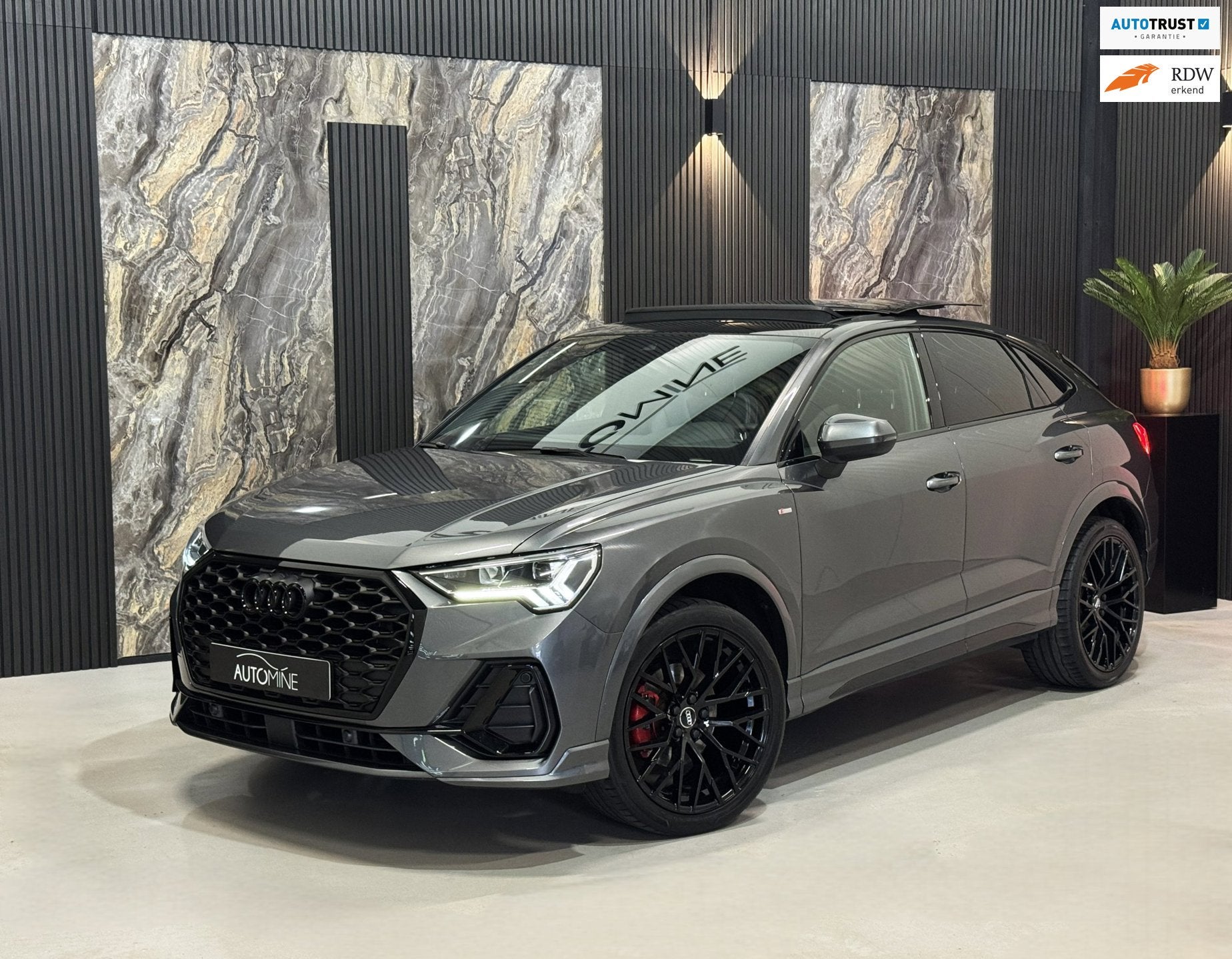 Audi Q3 SPORTBACK 35 TFSI S-line Black Optic|PANO|BLIND SPOT, 4 cilinders, 150 pk, 1505 kg, Leder