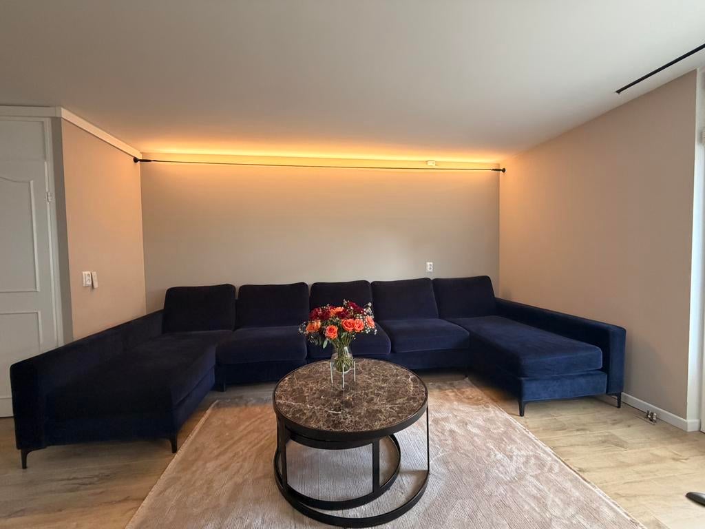 Koningsblauwe velvet bank met 2 lounges, Huis en Inrichting, Banken | Bankstellen, Ophalen, Overige materialen, Gebruikt, 125 tot 150 cm