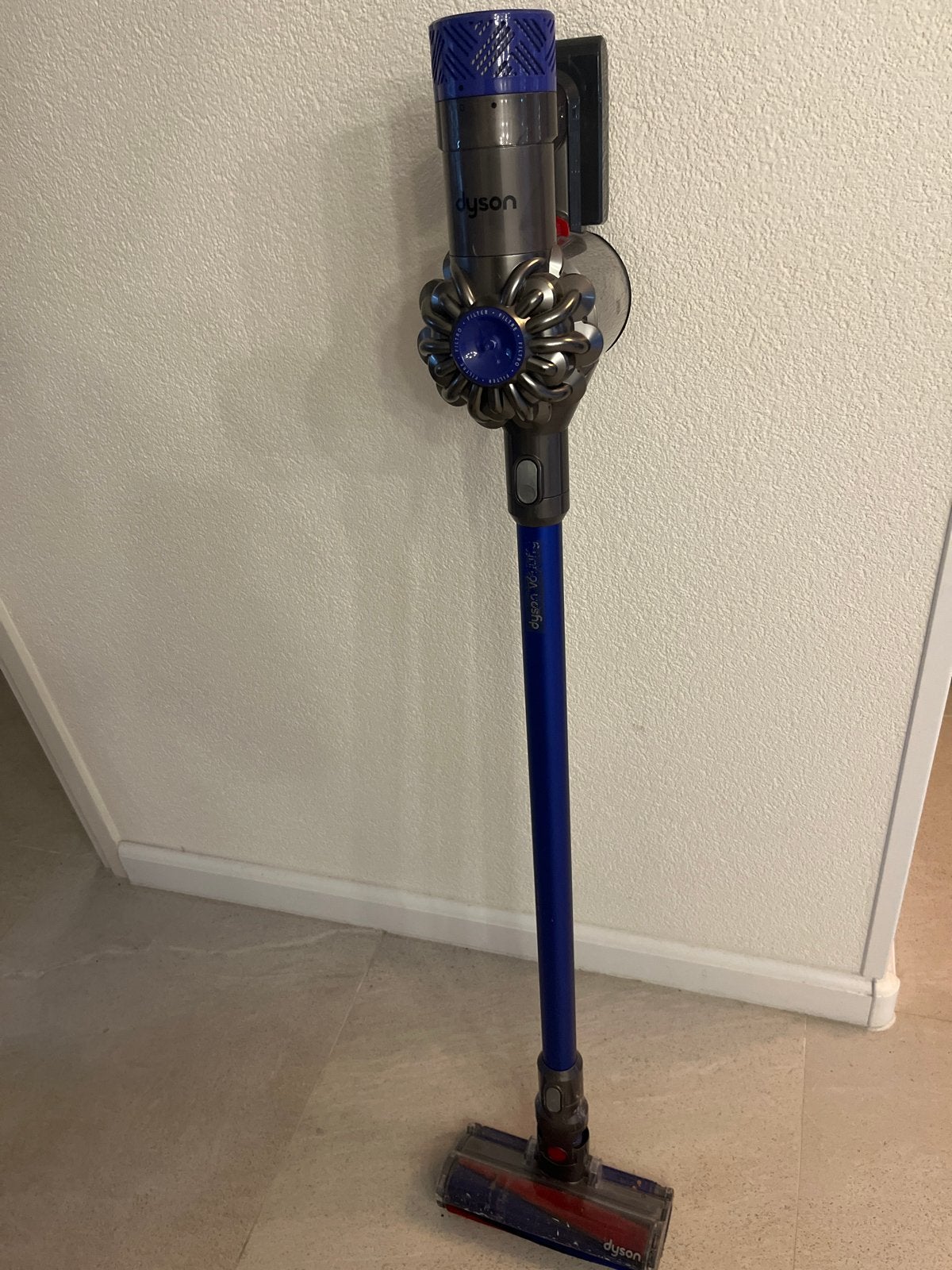 Dyson V6 Absolute Draadloze Steelstofzuiger, Witgoed en Apparatuur, Stofzuigers, Zo goed als nieuw, Steelstofzuiger, Dyson, Draadloos