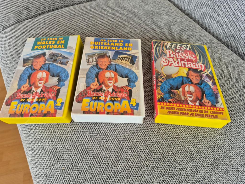 Bassie en Adrian 3 VHS Videobanden, Cd's en Dvd's, VHS | Kinderen en Jeugd, Gebruikt, Alle leeftijden, Kinderprogramma's en -films