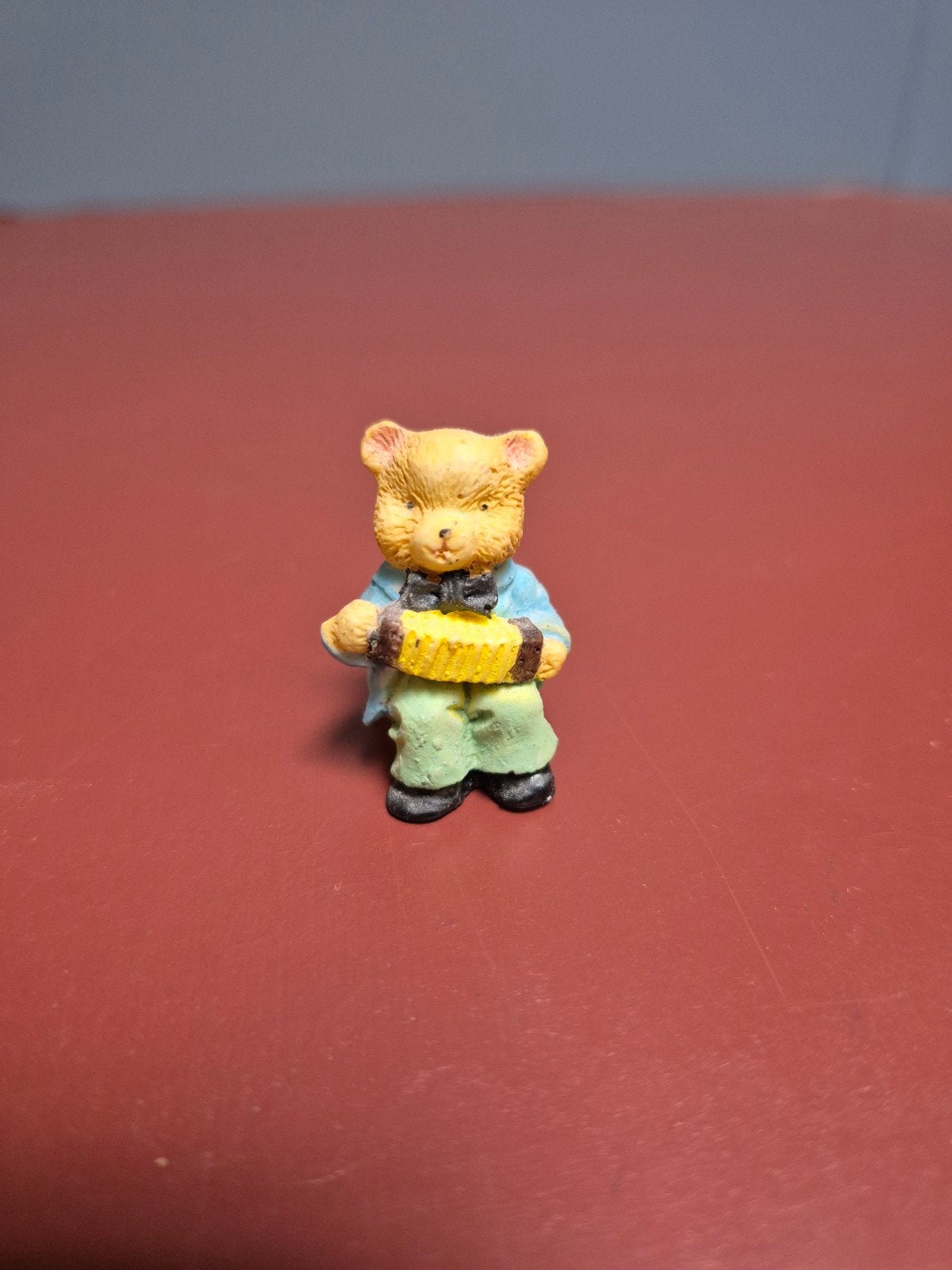 Schattig Teddy Beeldje met Accordeon, Ophalen of Verzenden, Zo goed als nieuw