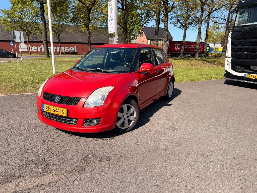 Suzuki Swift 1.3 5DRS 2009 Rood, Auto's, Voorwielaandrijving, 40 €/maand, Zwart, 400 kg